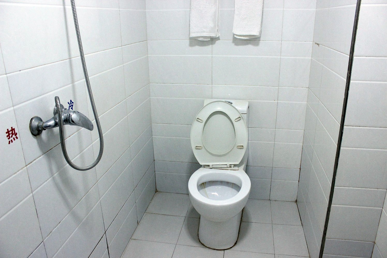 Huaying Yiju Hotel (Shenyang Yuhongbaishan Road Branch) 2*
