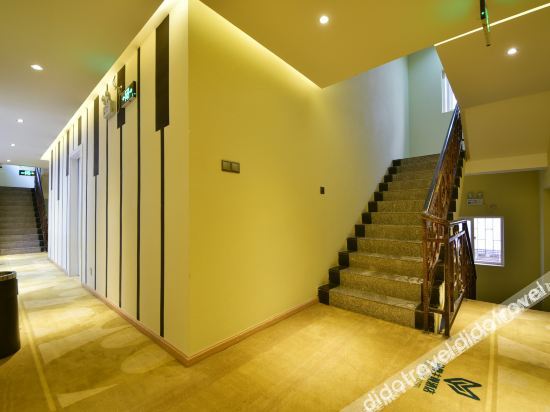 Yixin Theme Hotel 2*