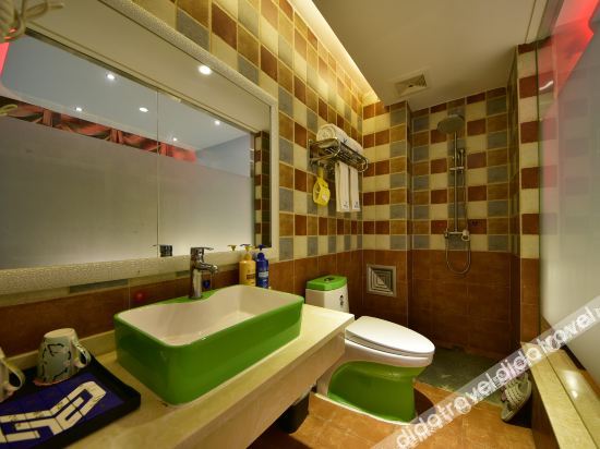 Yixin Theme Hotel 2*
