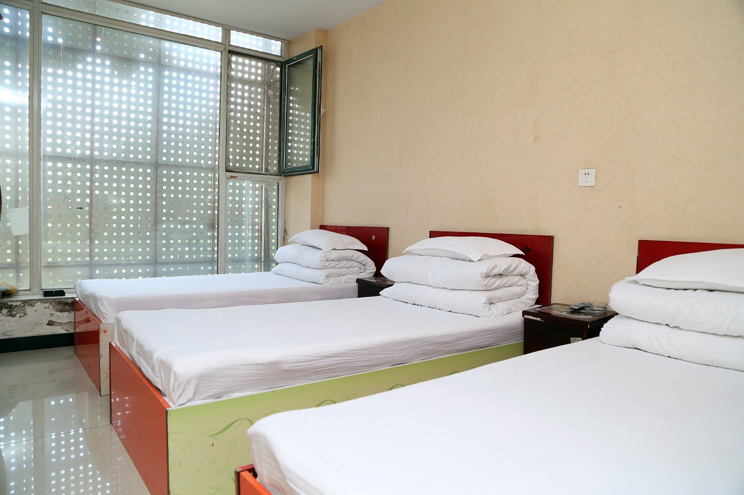 Changchun Mayflower Fashion Hotel 1*