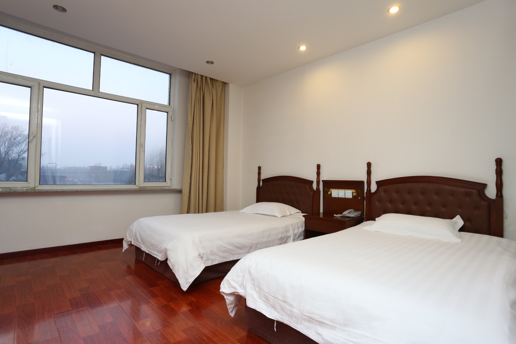 Changchun Mayflower Fashion Hotel 1*