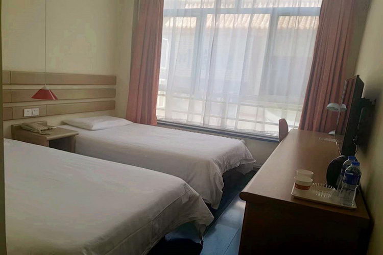 Homeinn · neo (Jiuquan Changxing Market Hantang Food Street) 3*