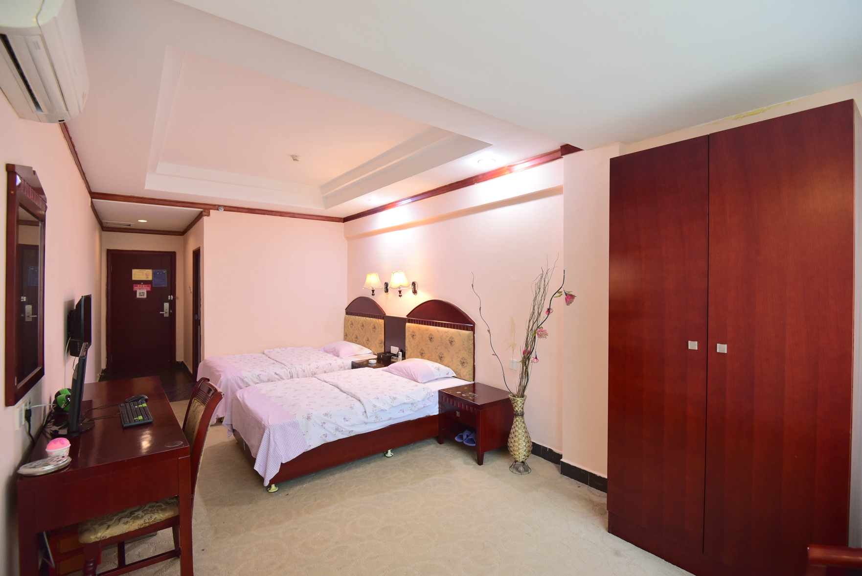 Jiaxuan.shangpin Hotel(Dongguantangxia Garden New Street Store) 2*