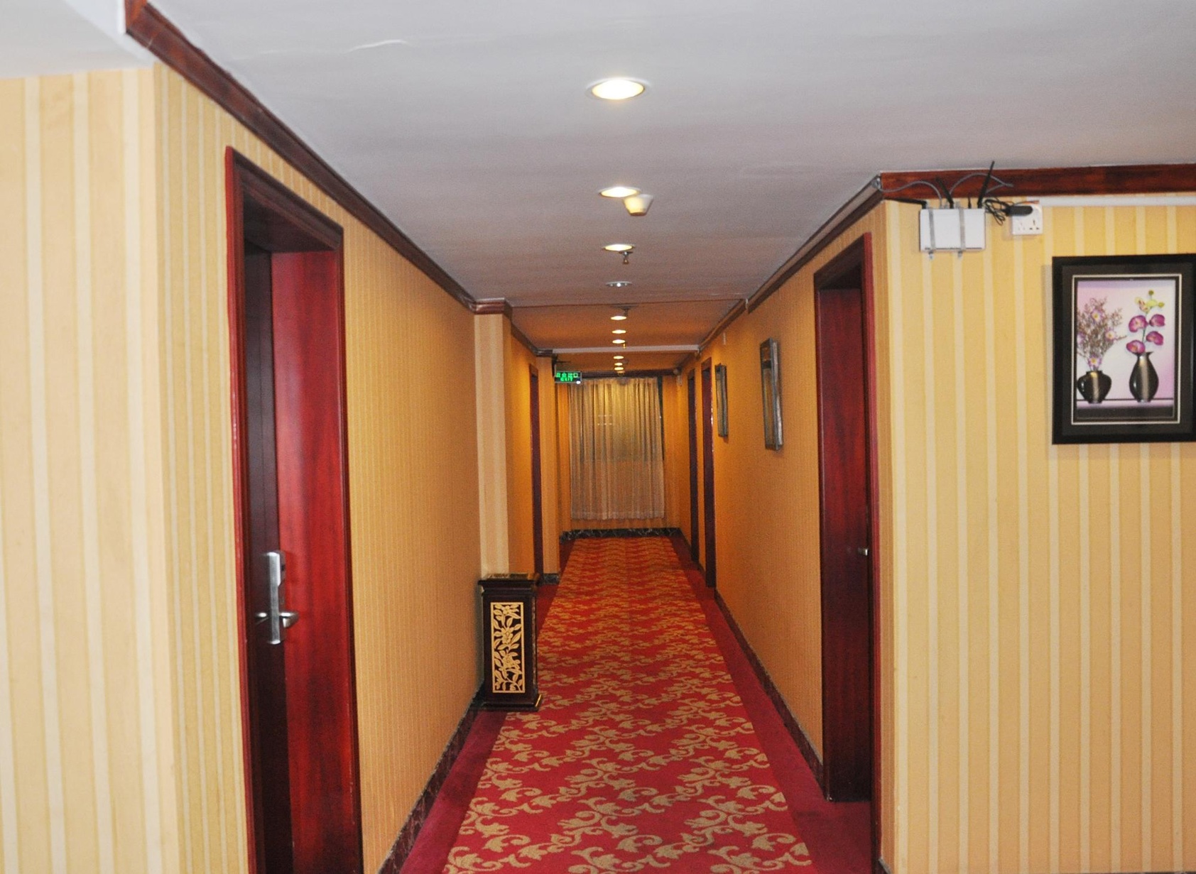 Jiaxuan.shangpin Hotel(Dongguantangxia Garden New Street Store) 2*