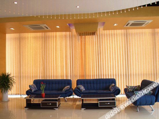 Baiyi Hotel (Suzhou Taihu Xukou Metro Station) 3*