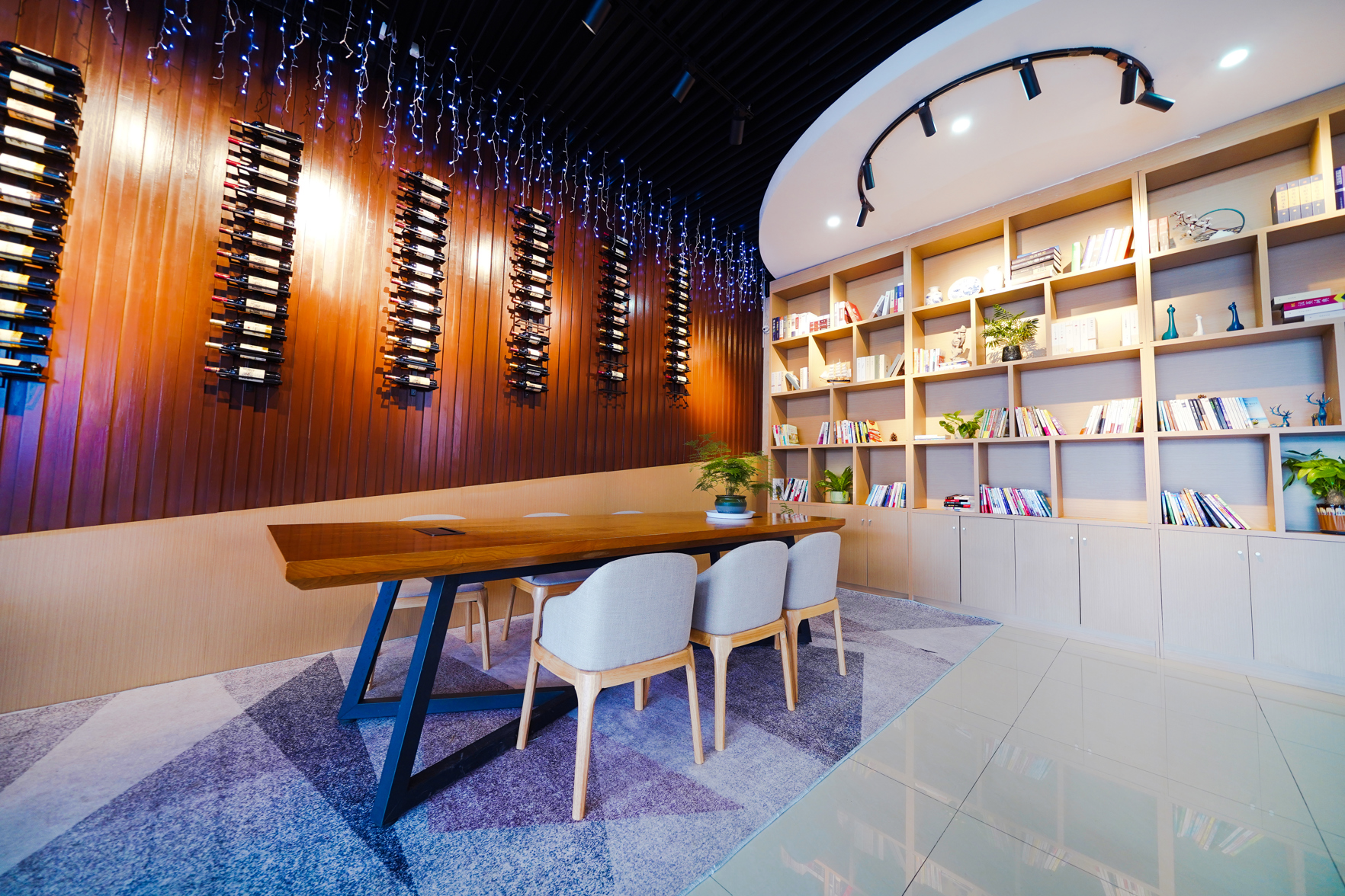 Baiyi Hotel (Suzhou Taihu Xukou Metro Station) 3*