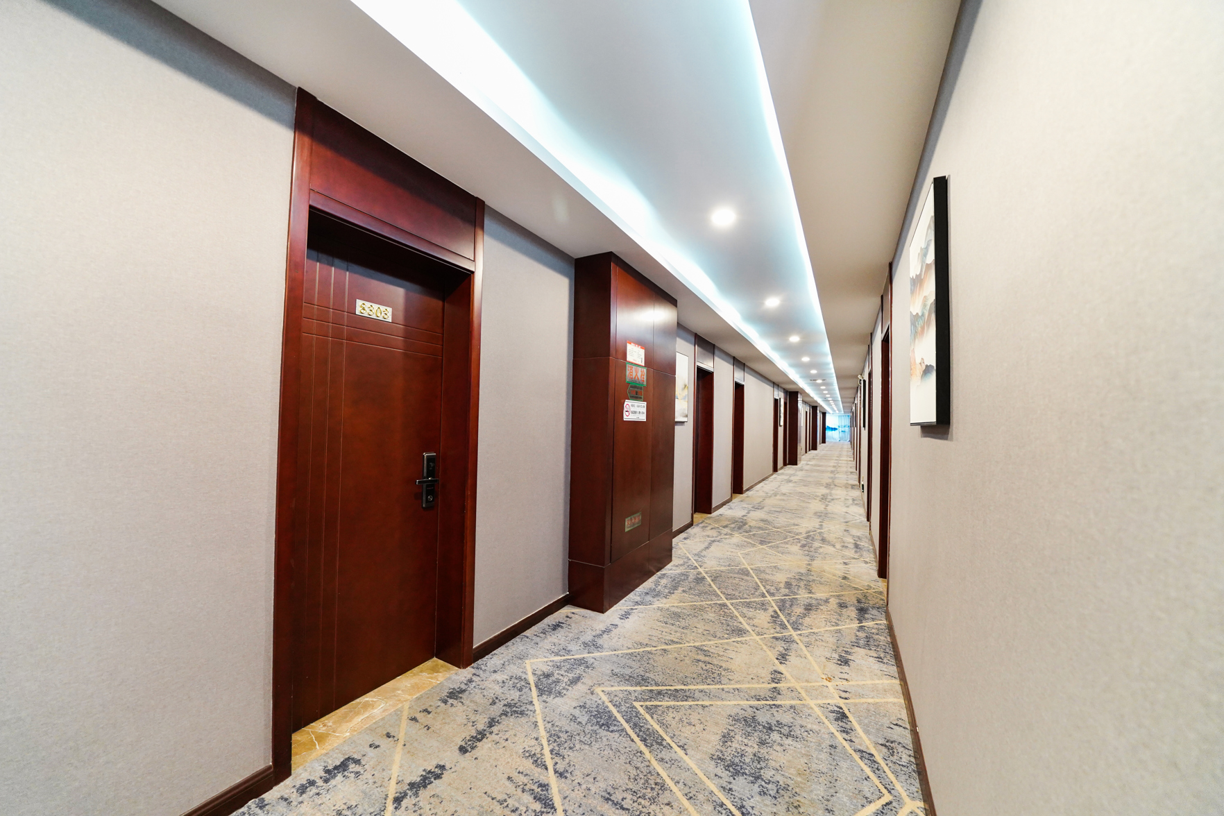 Baiyi Hotel (Suzhou Taihu Xukou Metro Station) 3*