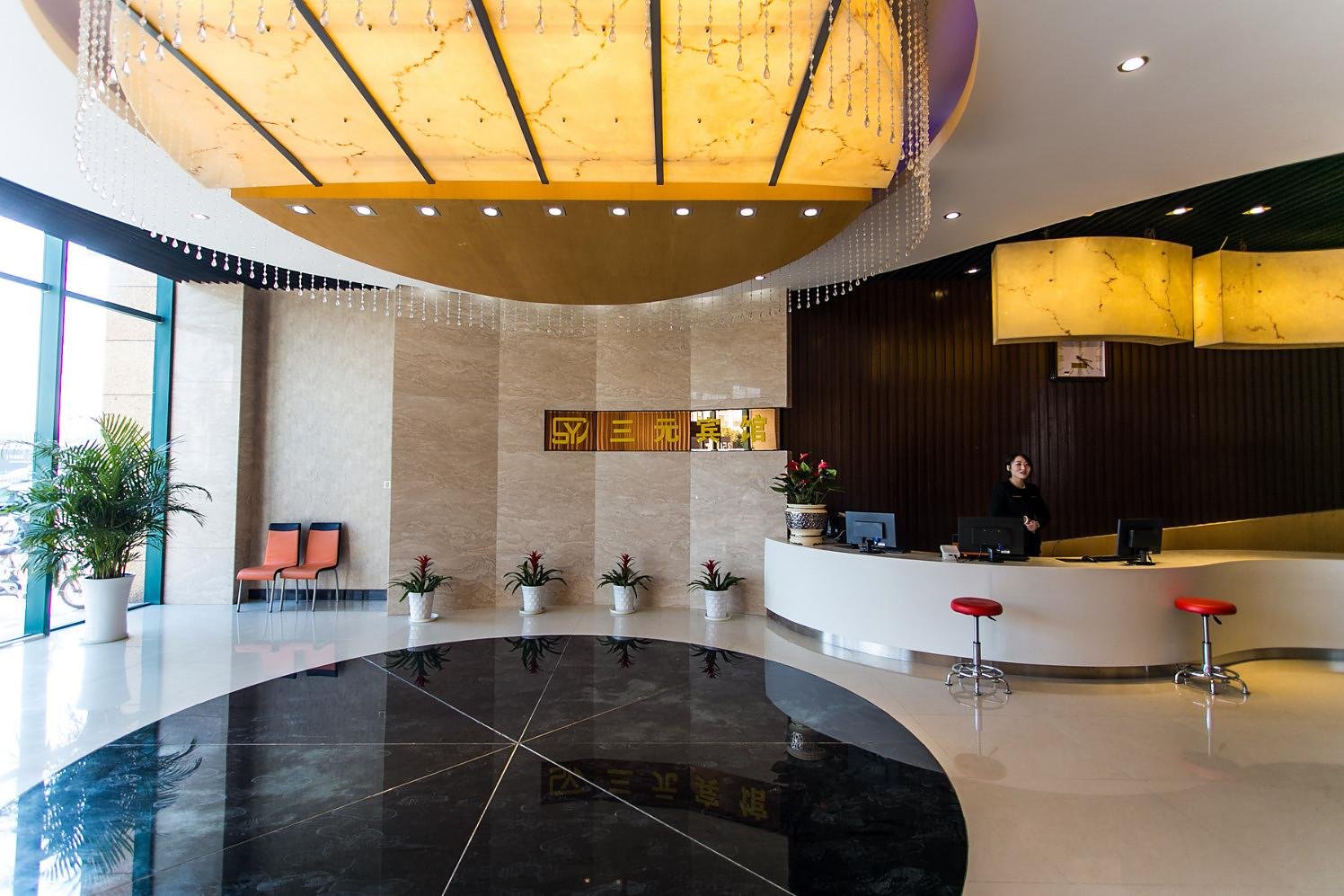 Baiyi Hotel (Suzhou Taihu Xukou Metro Station) 3*
