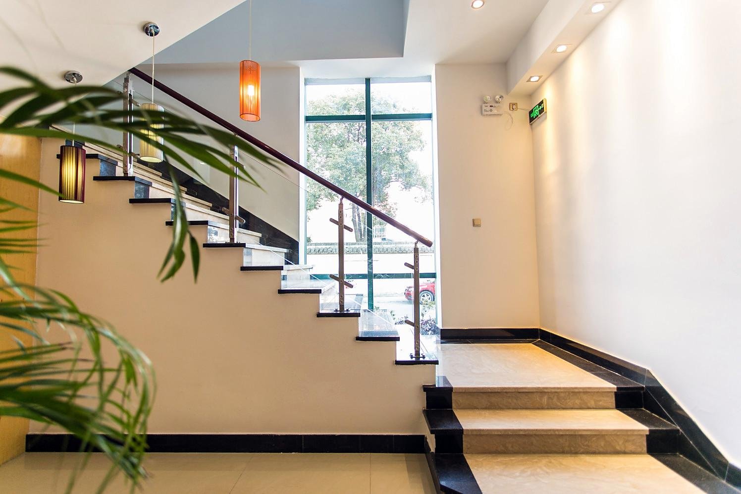 Baiyi Hotel (Suzhou Taihu Xukou Metro Station) 3*