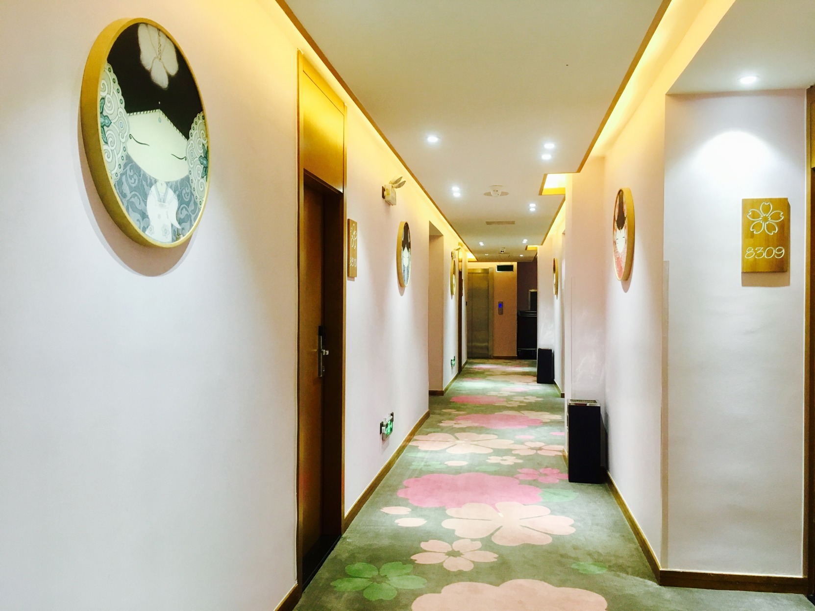 Clouds  hotel 2*