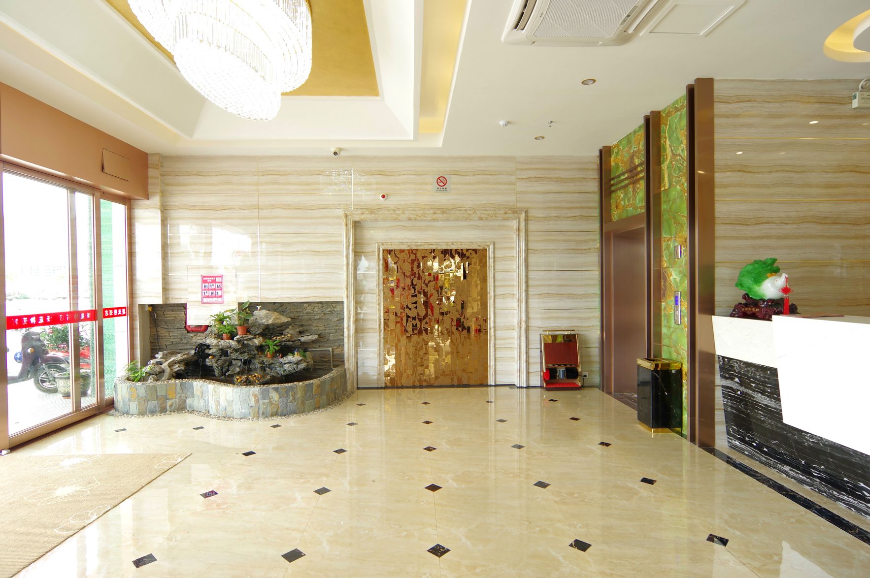 Vienna Hotel (Nanning Beihu Metro Station) 3*