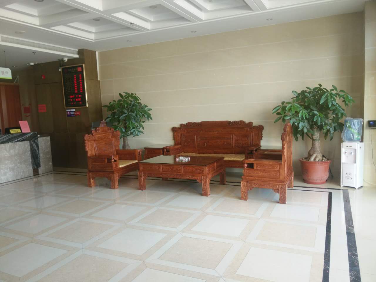 AN Hotel 2*