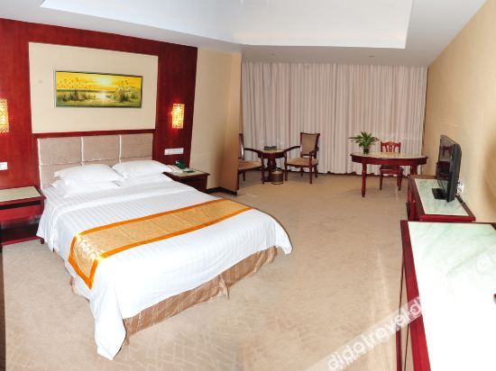 Donglu Hotel 2*