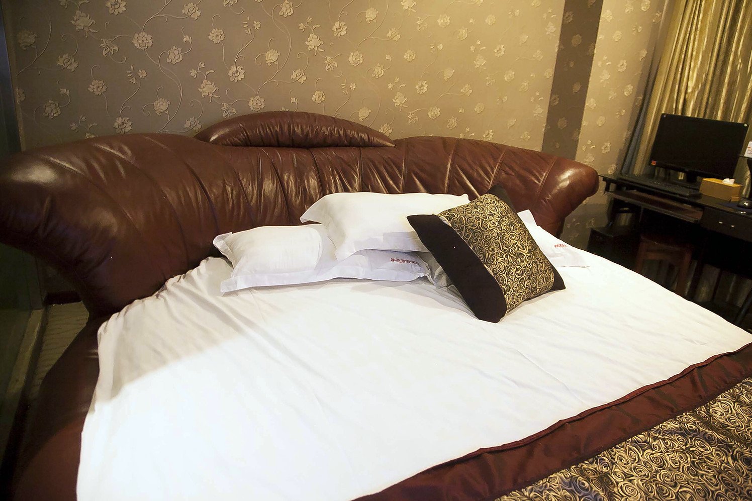 Xueyuan Hotel 2*