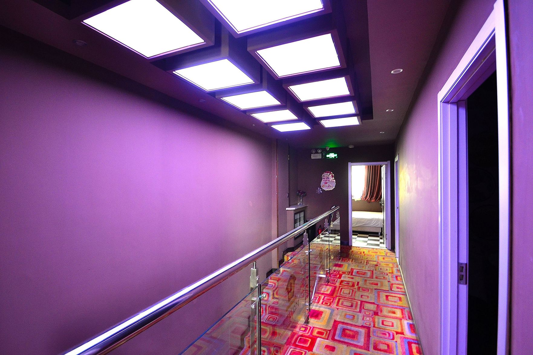 Chocolate Boutique Hotel (Harbin Nongda Shop) 2*