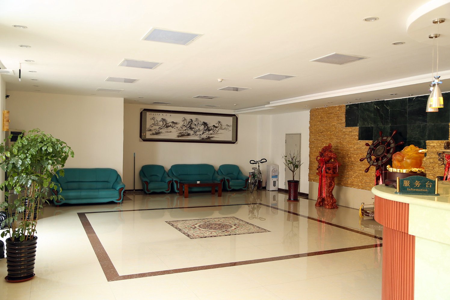 Home Inn Huaxuan Collection Hotel (Changchun  Station North Exit) 2*
