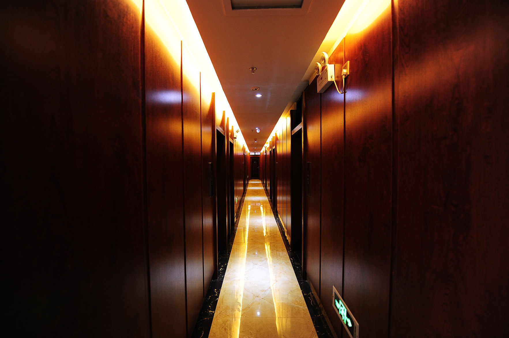 Junyi Chain Hotel (Guiyang Bageyan Road Subway Station) 2*