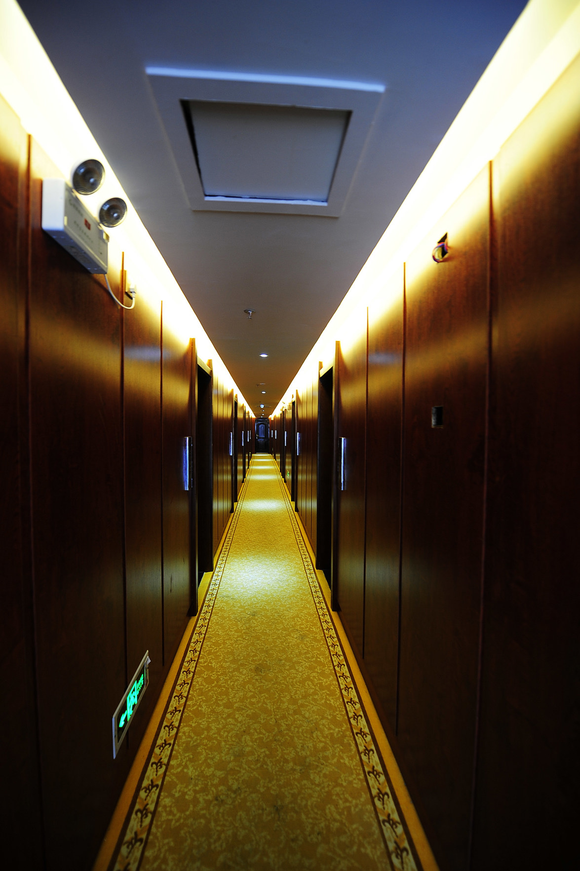 Junyi Chain Hotel (Guiyang Bageyan Road Subway Station) 2*