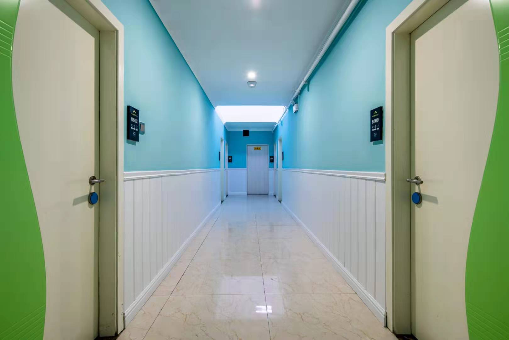 GOLIND Boutique Hotel (Haikou East Railway Station) 2*