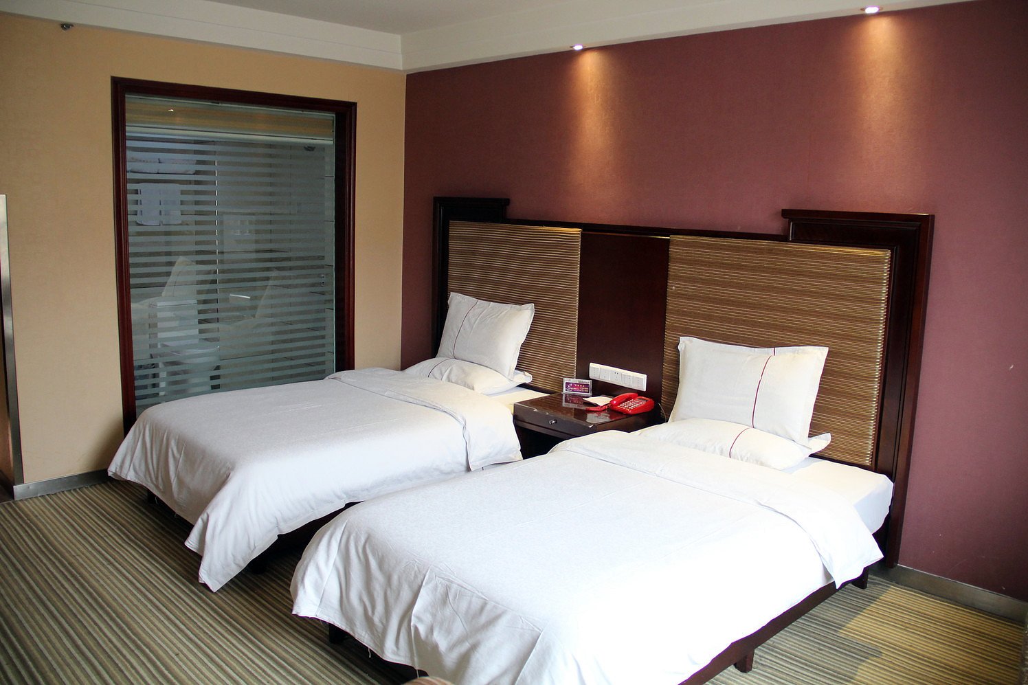 Xining tulip Business Hotel 2*
