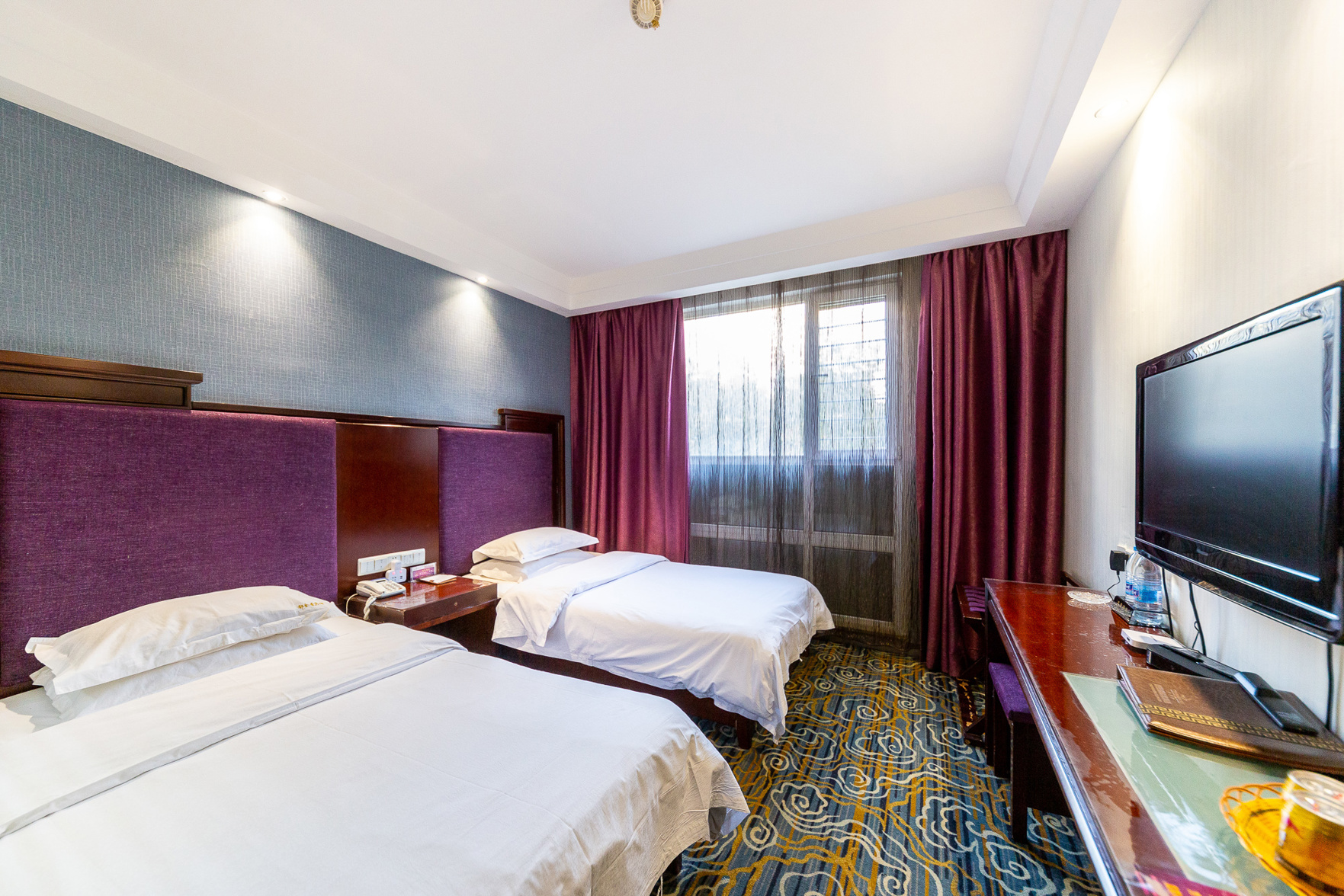 Xining tulip Business Hotel 2*