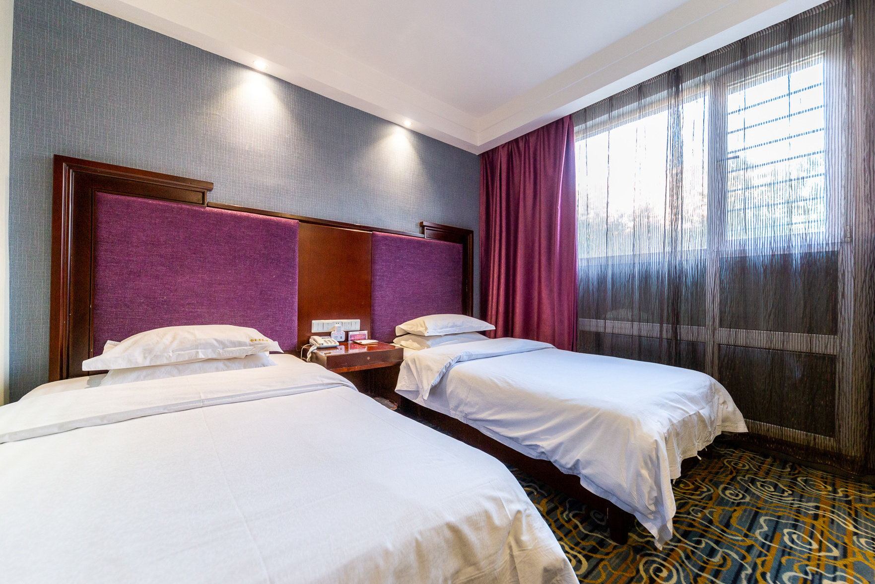 Xining tulip Business Hotel 2*