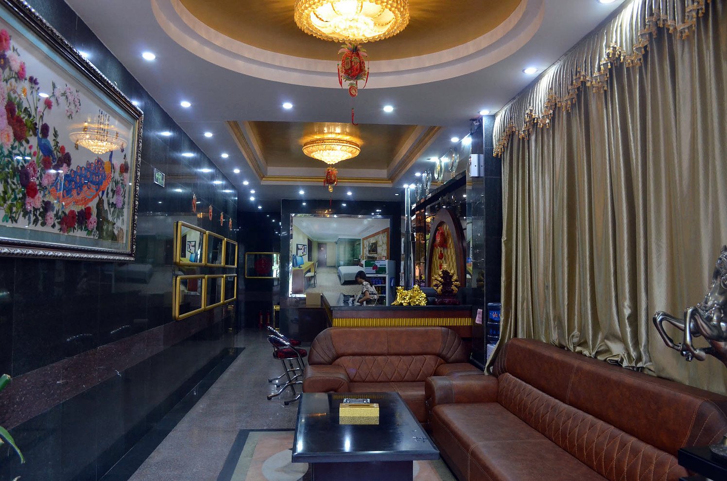 24h Of the only Beauty Hotel (Dongguan Jinhua Hotel) 2*