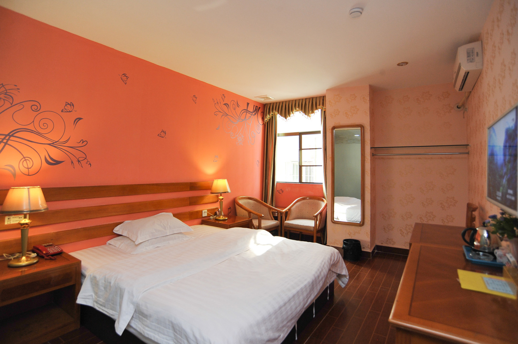 24h Of the only Beauty Hotel (Dongguan Jinhua Hotel) 2*