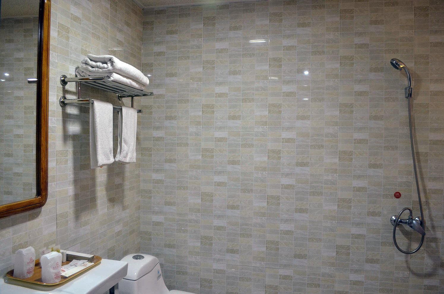24h Of the only Beauty Hotel (Dongguan Jinhua Hotel) 2*