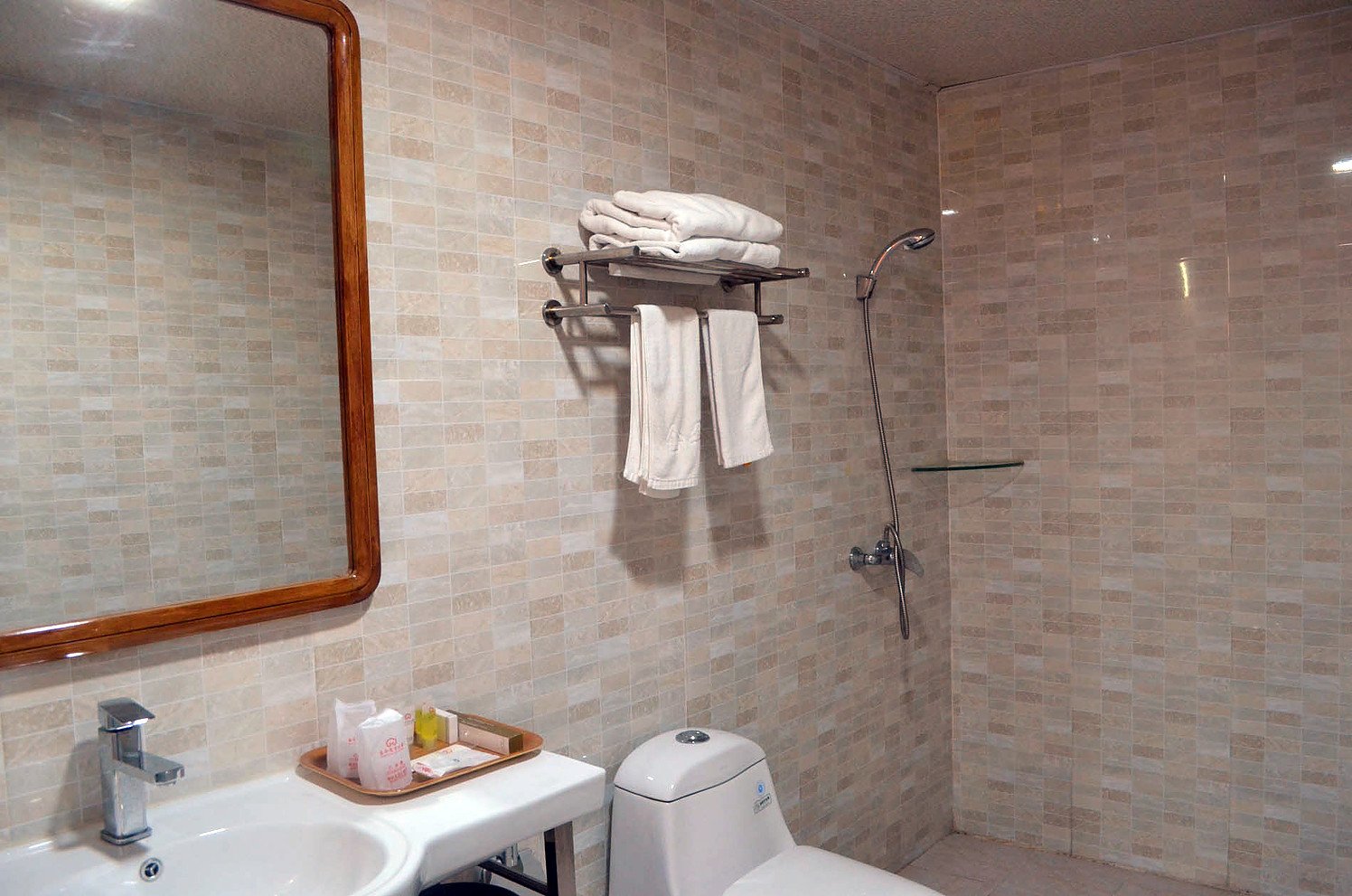 24h Of the only Beauty Hotel (Dongguan Jinhua Hotel) 2*