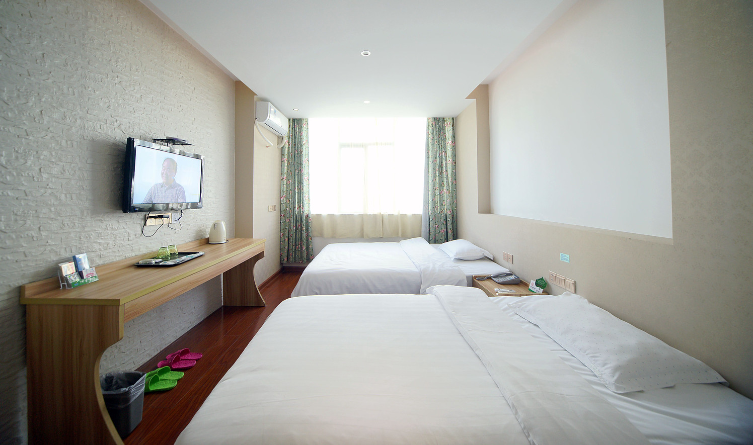 Four Seasons Hotel (Guangxi University East store in Nanning) 2*