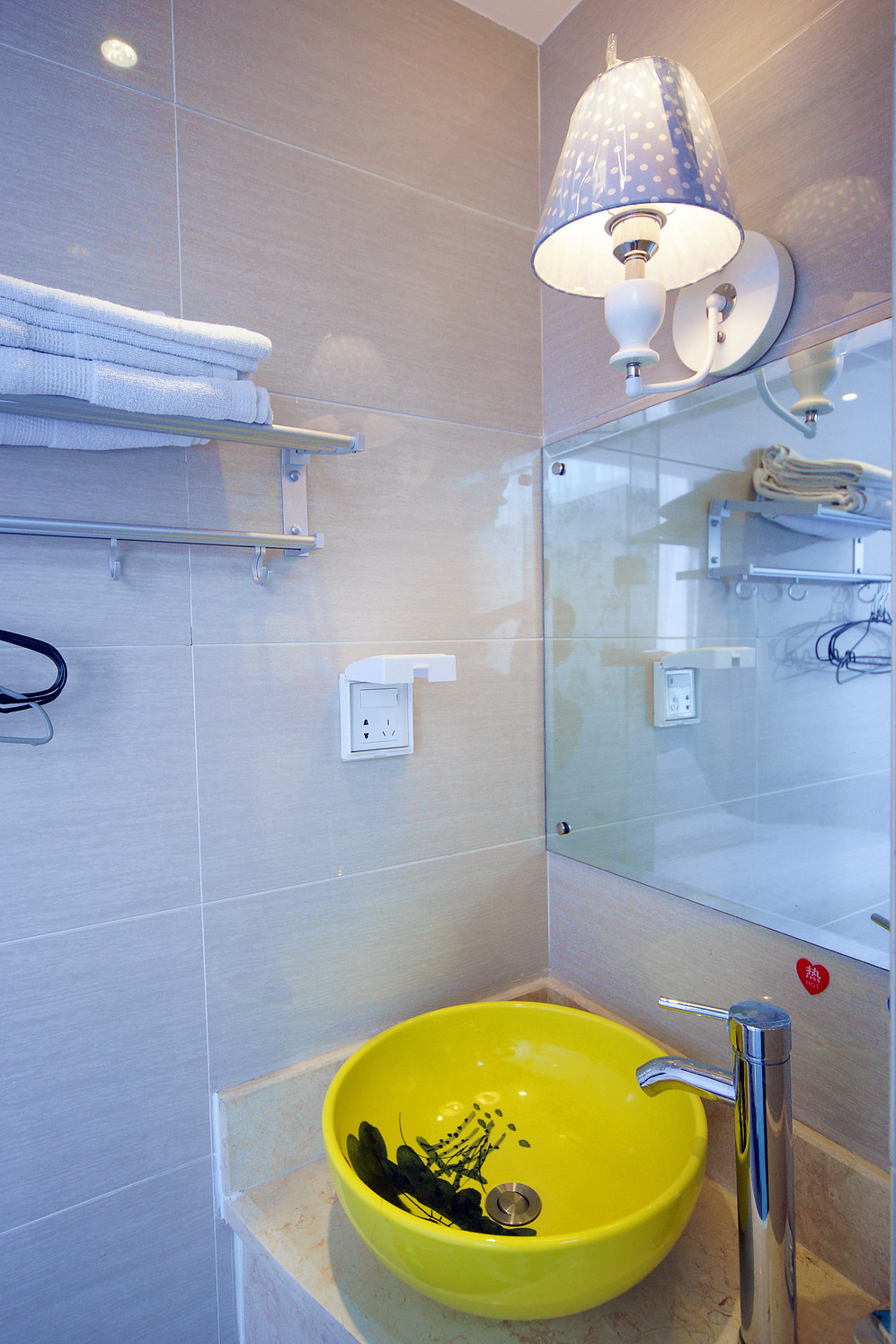 Four Seasons Hotel (Guangxi University East store in Nanning) 2*