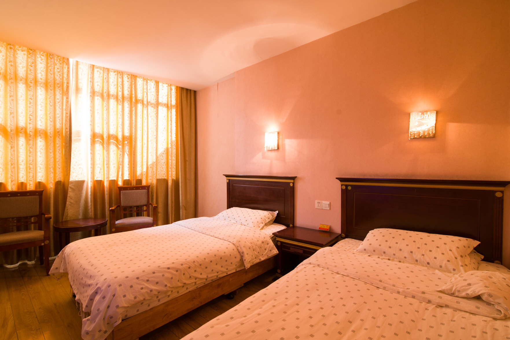 Shankee Hotel (Danyang Railway Station Glasses City) 2*