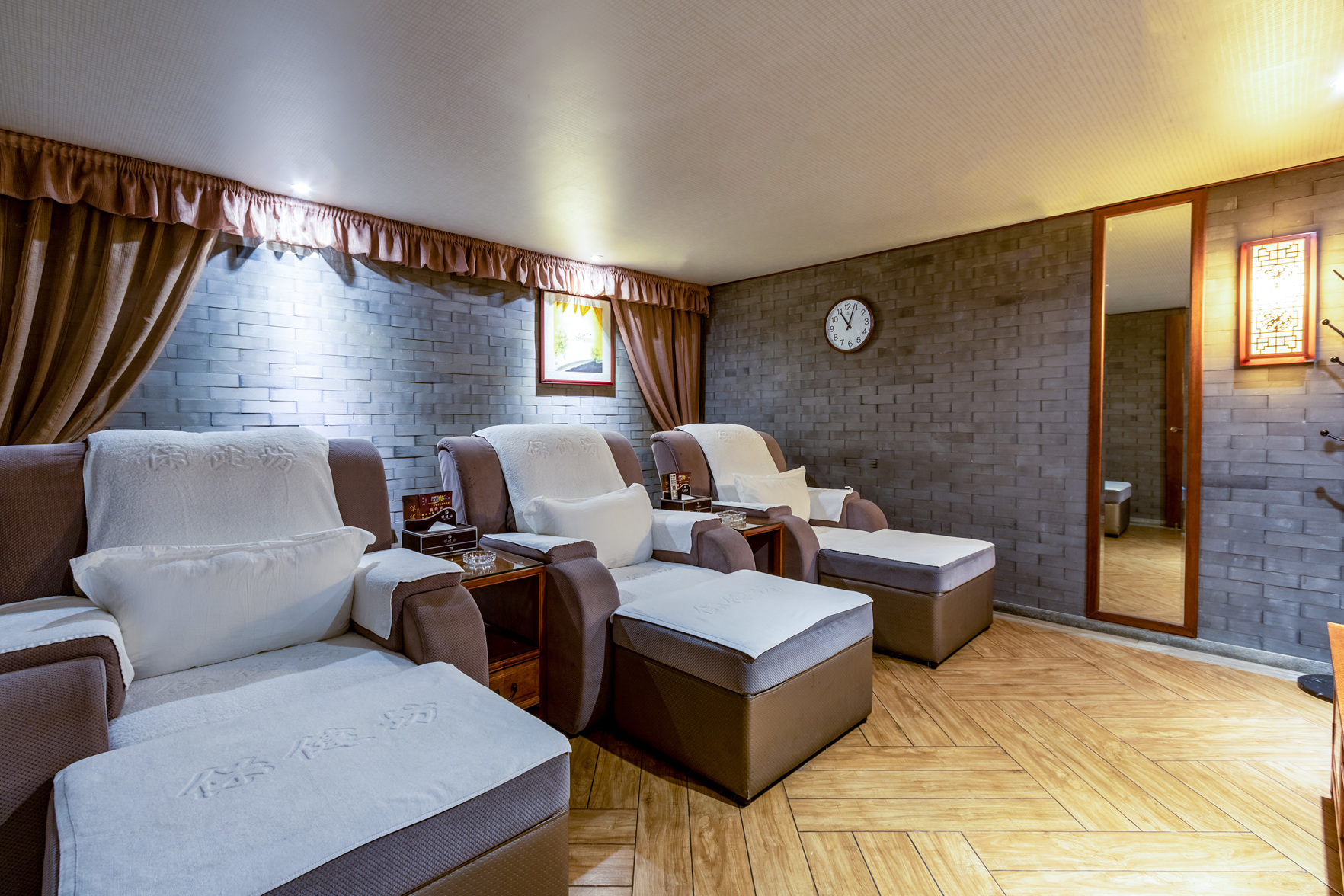 Baili Business Hotel 2*