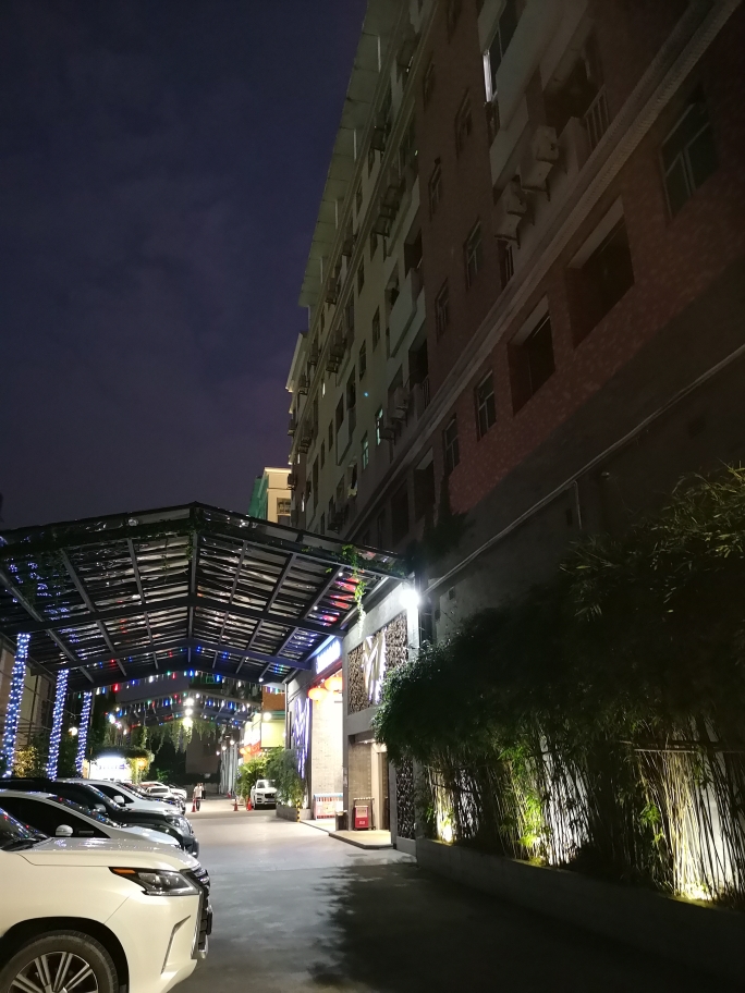 Baili Business Hotel 2*