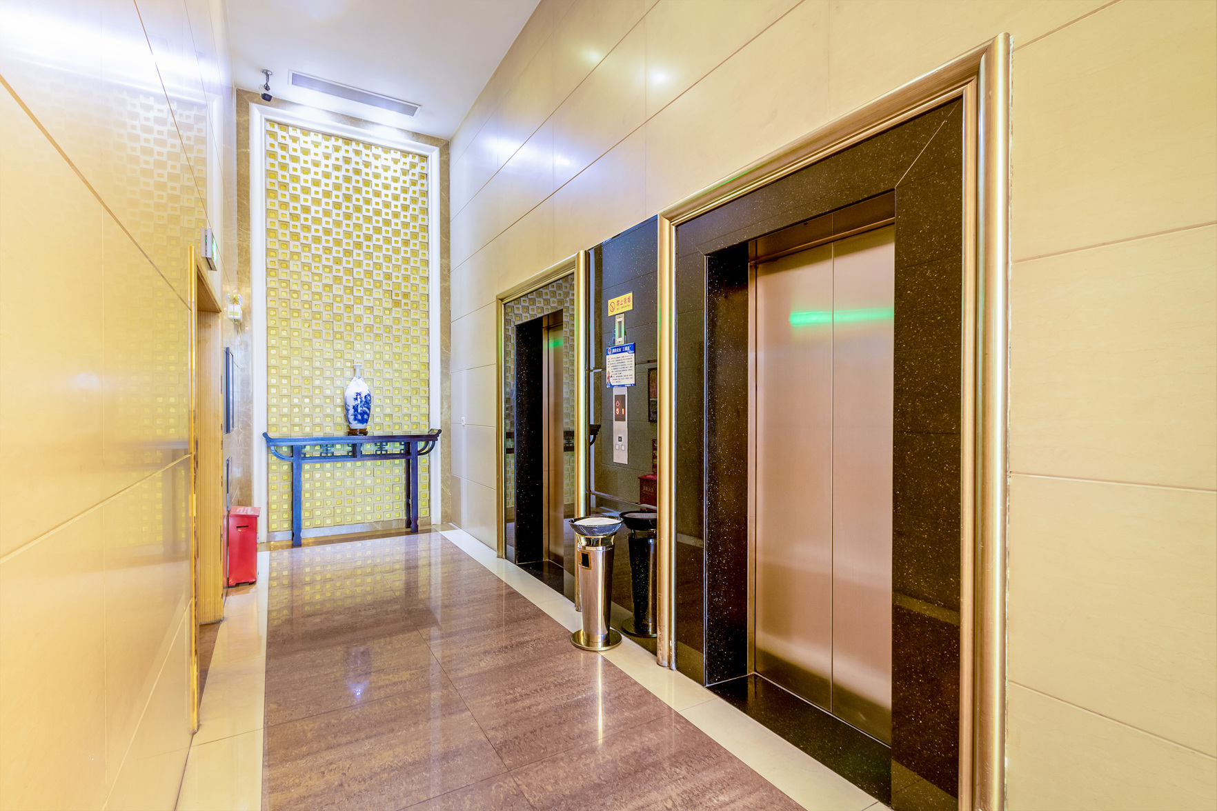 Baili Business Hotel 2*