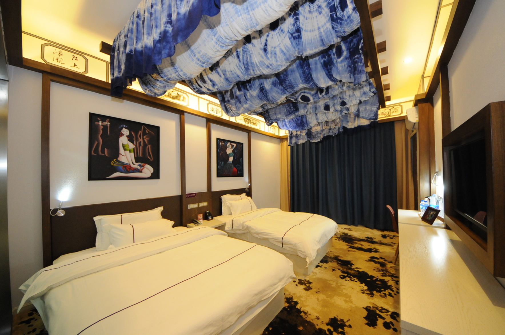 CLOUDS Hotel (Dali Xiangyun Bell and Drum Tower) 2*