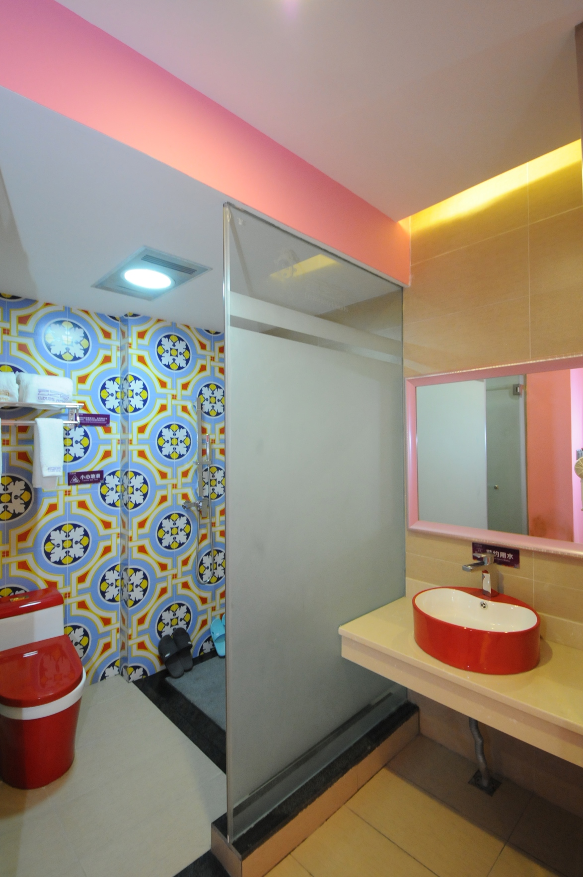 CLOUDS Hotel (Dali Xiangyun Bell and Drum Tower) 2*