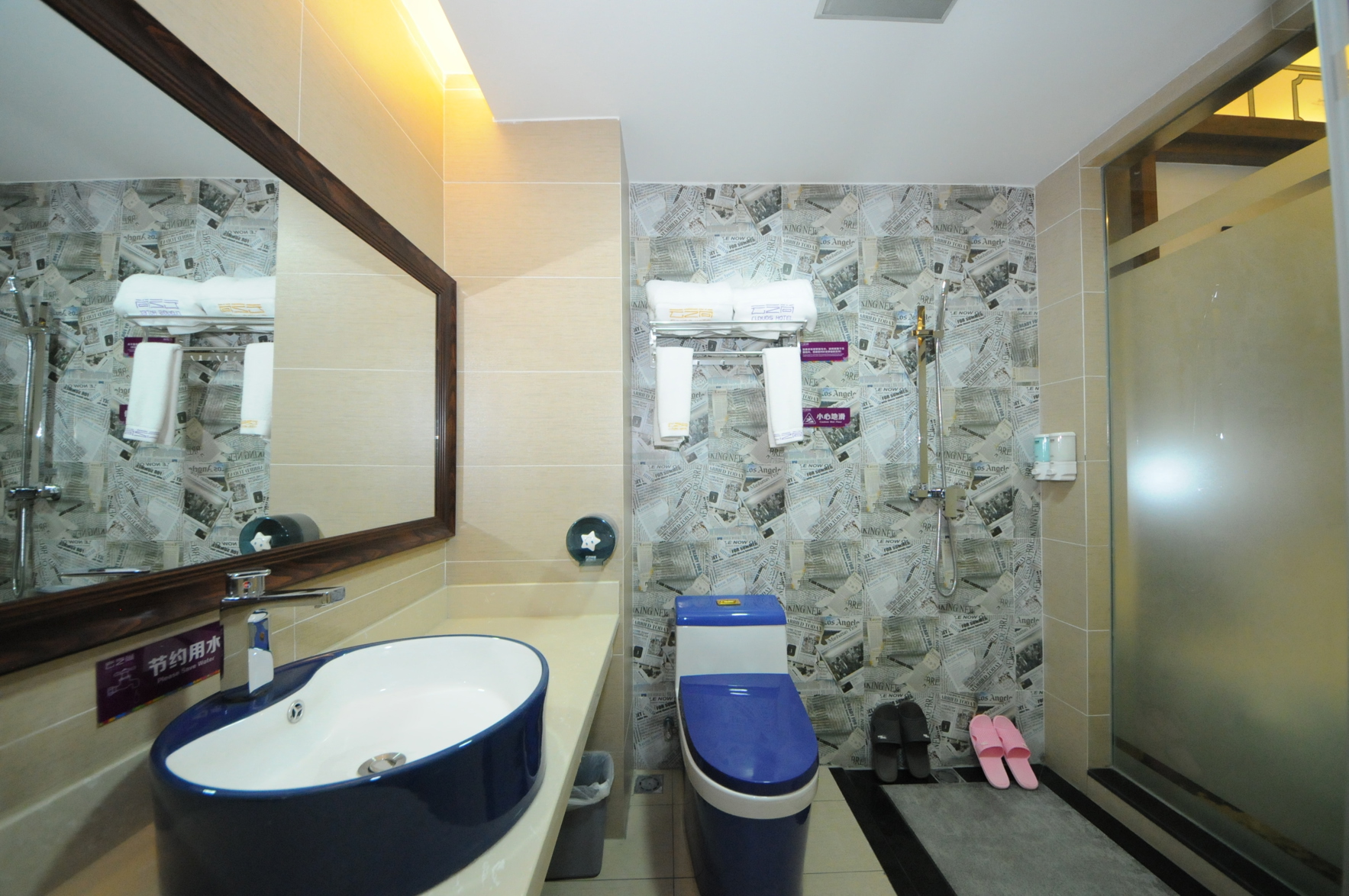 CLOUDS Hotel (Dali Xiangyun Bell and Drum Tower) 2*