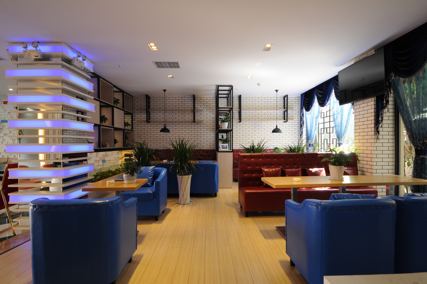 CLOUDS Hotel (Dali Xiangyun Bell and Drum Tower) 2*