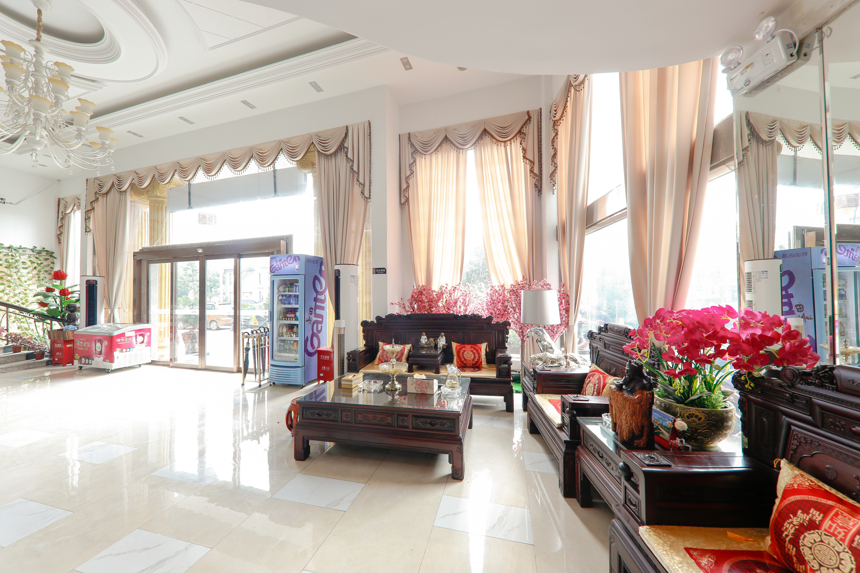 Leqing Xi DE Bao Hotel 2*