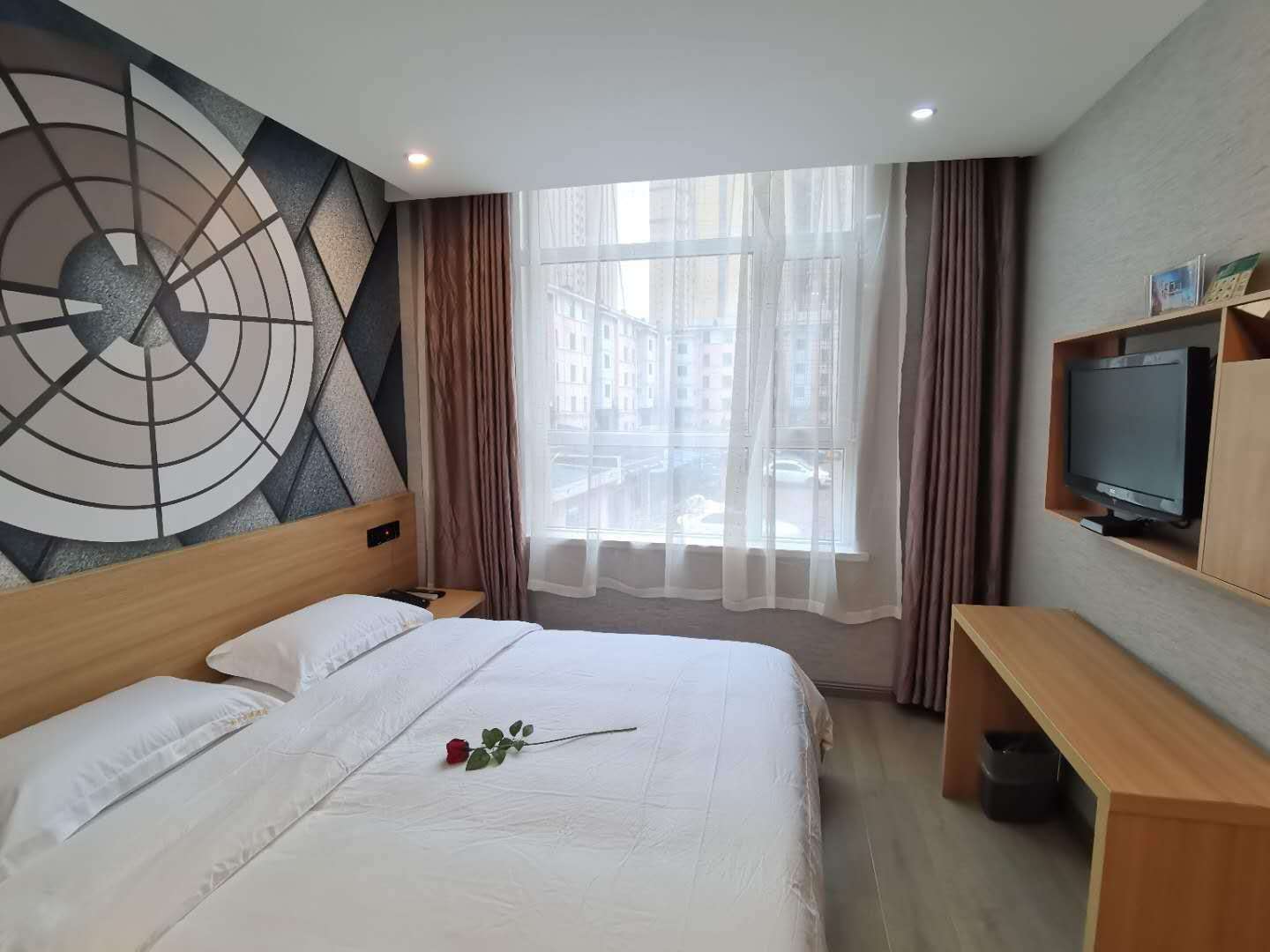 rujialianmeng.huayijiudian(xiningxianchezhanludian) 2*