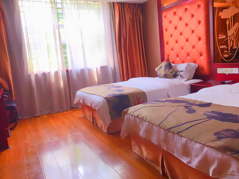Afuer Chain Wisdom Hotel (Jishou Qianlong) 2*