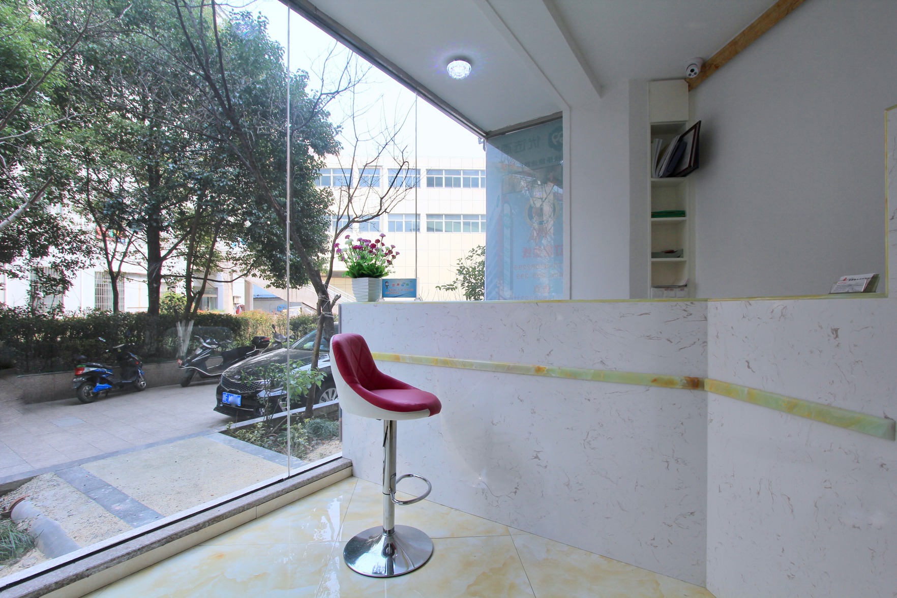 99 Inn Preferred Hotel (Jiashan Railway Station Zhongshan West Road) 1*