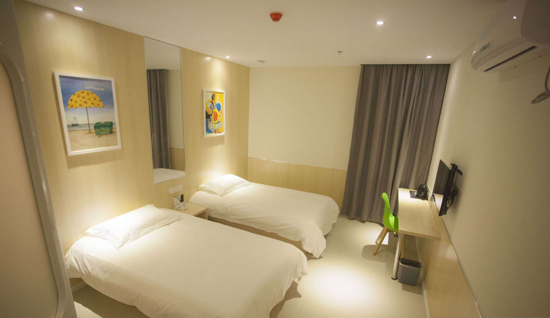 100 Inn Liangpin Hotel (Shanghai Qingpu Industrial Park Xincheng Subway Station) 2*
