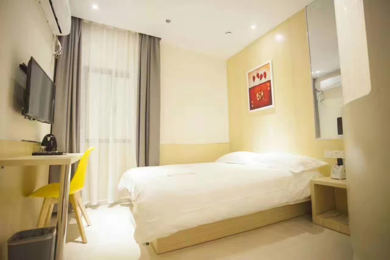 100 Inn Liangpin Hotel (Shanghai Qingpu Industrial Park Xincheng Subway Station) 2*