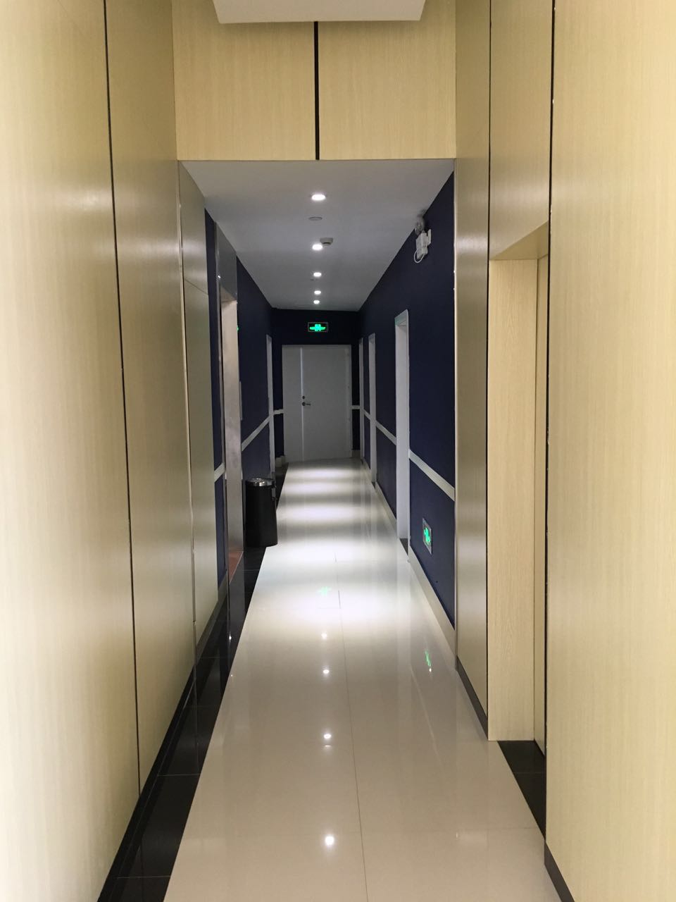 100 Inn Liangpin Hotel (Shanghai Qingpu Industrial Park Xincheng Subway Station) 2*