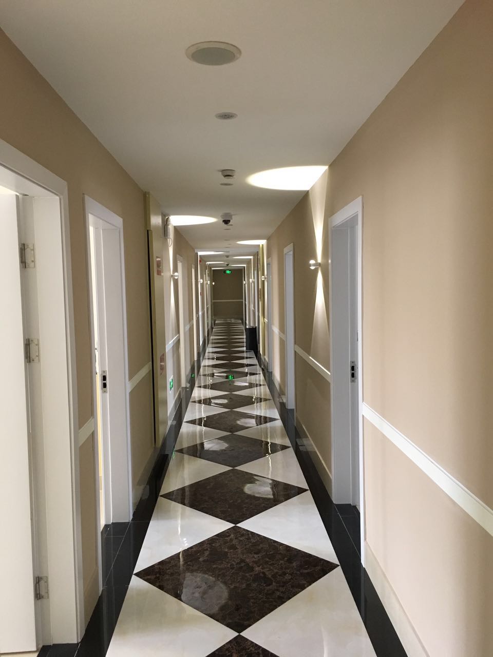 100 Inn Liangpin Hotel (Shanghai Qingpu Industrial Park Xincheng Subway Station) 2*