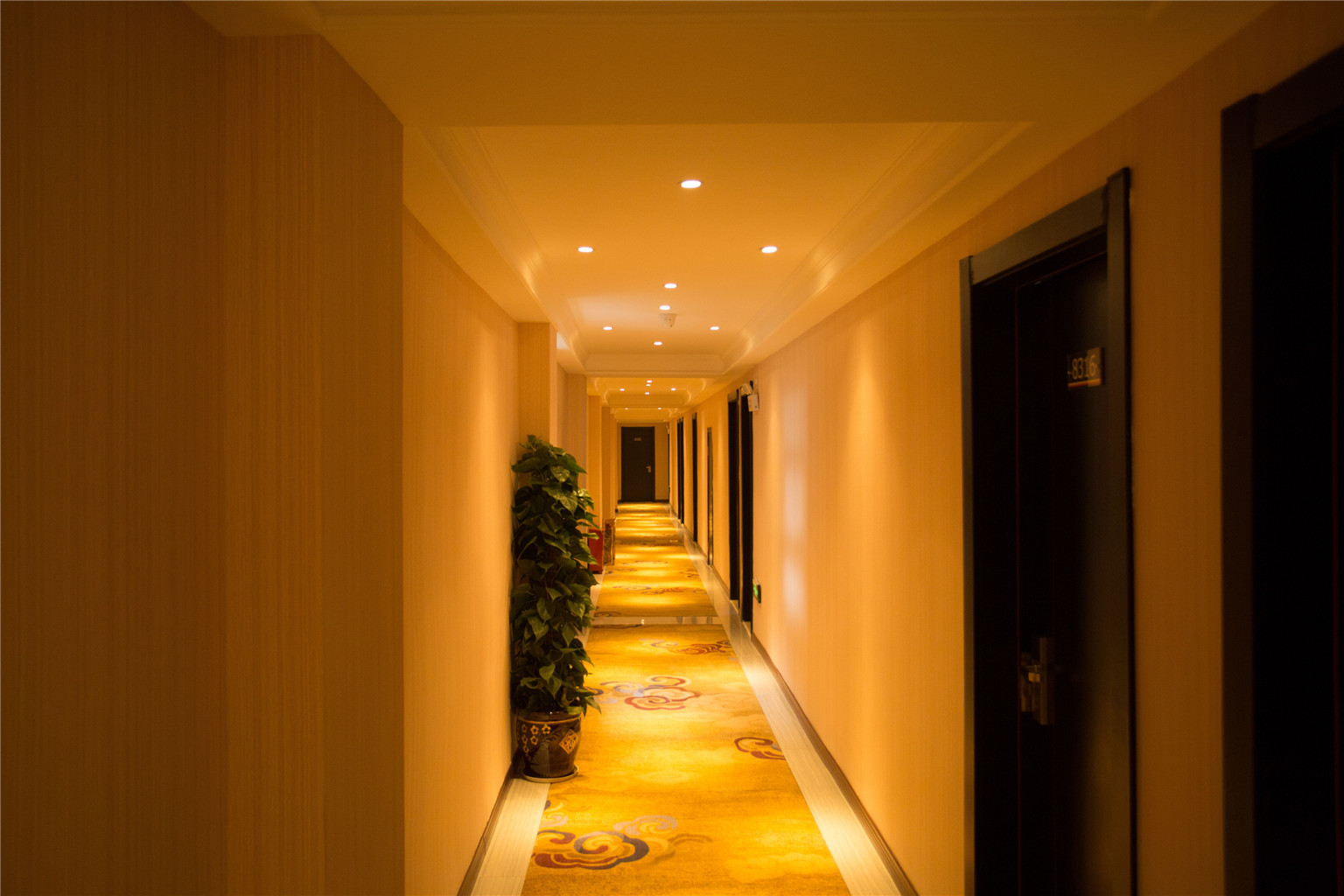 Super 8 Hotel 2*