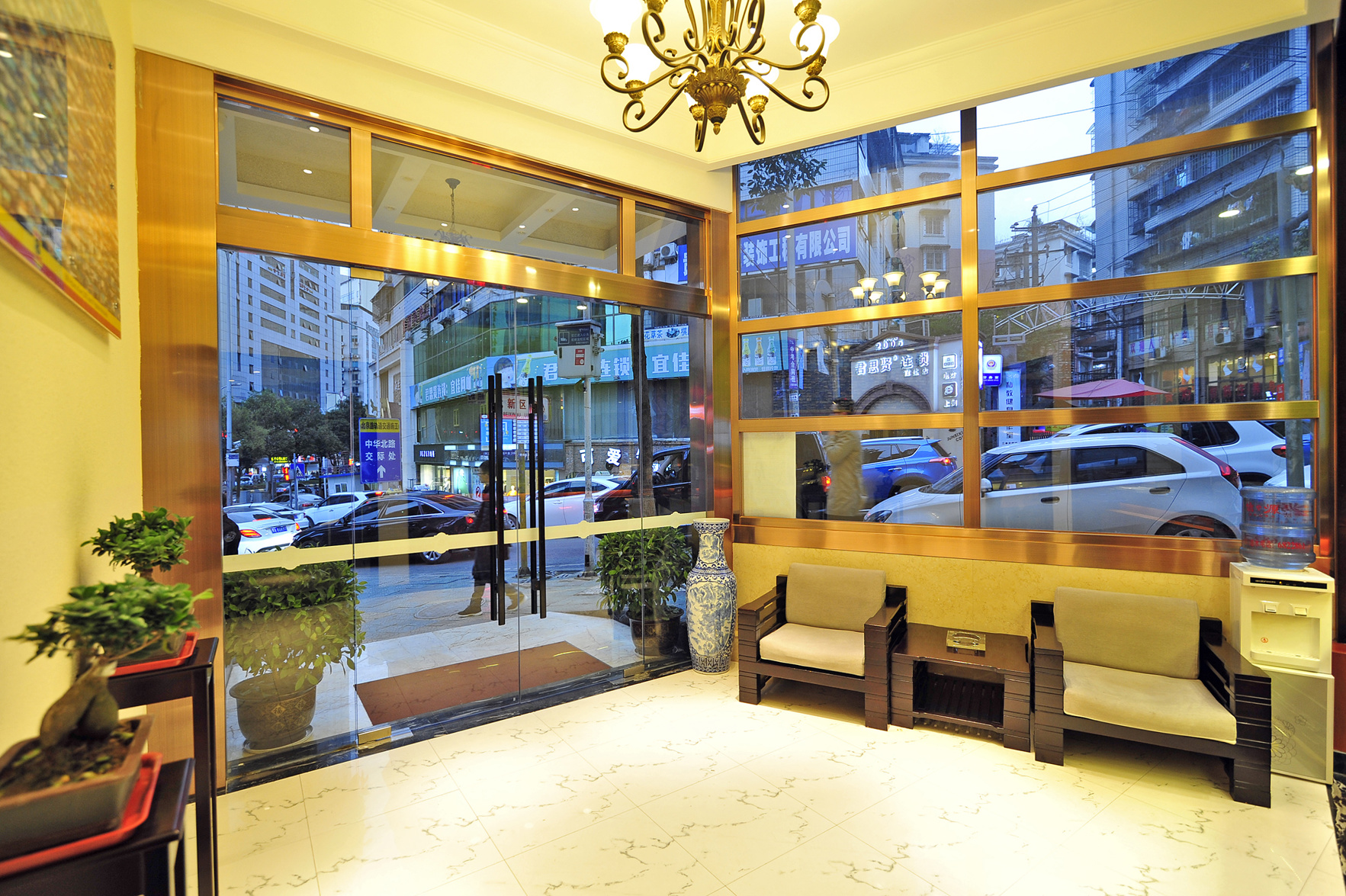 Super 8 Hotel 2*